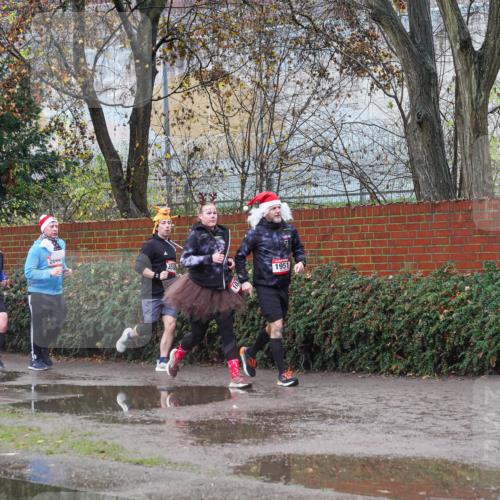 07.12.2025 - St. Pauli X-Mass-Run No. 15 Michael Burmester http://msf.ph/oto/9429128 07.12.2025 11:22:43 Laufen 3930, 2044, 1951, 2031 meine-sportfotos.de
