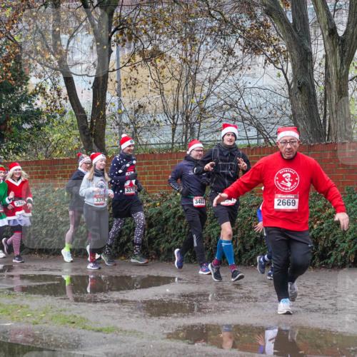07.12.2025 - St. Pauli X-Mass-Run No. 15 Michael Burmester http://msf.ph/oto/9429138 07.12.2025 11:22:48 Laufen 392, 20, 3379, 3378, 3403, 2669, 0930 meine-sportfotos.de