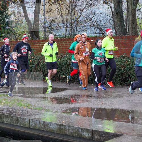 07.12.2025 - St. Pauli X-Mass-Run No. 15 Michael Burmester http://msf.ph/oto/9429142 07.12.2025 09:43:07 Laufen 956, 3188, 805, 943, 1105, 449, 1522, 3417 meine-sportfotos.de