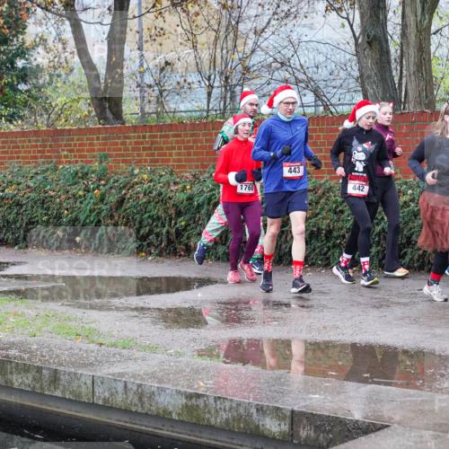 07.12.2025 - St. Pauli X-Mass-Run No. 15 Michael Burmester http://msf.ph/oto/9429196 07.12.2025 09:43:42 Laufen 1760, 443, 442, 626, 3734 meine-sportfotos.de