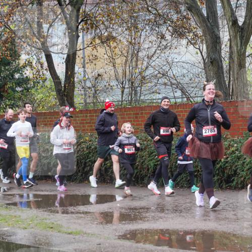 07.12.2025 - St. Pauli X-Mass-Run No. 15 Michael Burmester http://msf.ph/oto/9429198 07.12.2025 11:23:49 Laufen 596, 30, 526, 46, 3885, 1433, 901, 898, 2785, 2784 meine-sportfotos.de