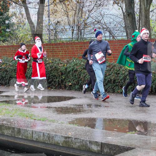 07.12.2025 - St. Pauli X-Mass-Run No. 15 Michael Burmester http://msf.ph/oto/9429214 07.12.2025 09:43:55 Laufen 2691, 707, 4623, 626 meine-sportfotos.de