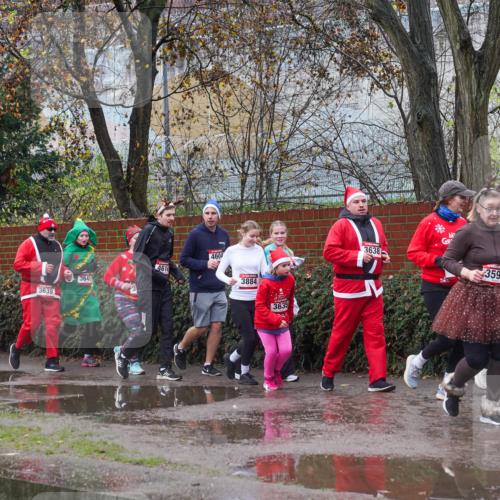 07.12.2025 - St. Pauli X-Mass-Run No. 15 Michael Burmester http://msf.ph/oto/9429215 07.12.2025 11:23:54 Laufen 528, 4614, 3641, 3639, 4600, 3884, 3635, 3638, 3596 meine-sportfotos.de