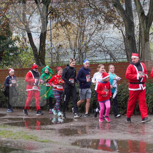 07.12.2025 - St. Pauli X-Mass-Run No. 15 Michael Burmester http://msf.ph/oto/9429216 07.12.2025 11:23:55 Laufen 3525, 222, 3504, 3639, 364, 3638, 4604, 4614, 3961, 3596 meine-sportfotos.de