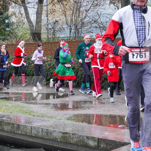 07.12.2025 - St. Pauli X-Mass-Run No. 15 Michael Burmester http://msf.ph/oto/9429230 07.12.2025 09:44:01 Laufen 3870, 3333, 3333, 1829, 323, 2380, 2110, 1906, 1761 meine-sportfotos.de