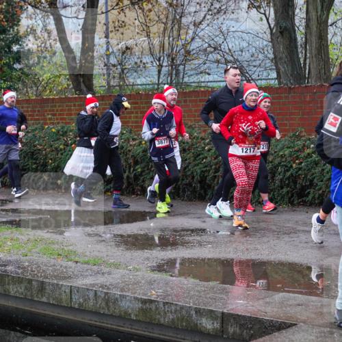07.12.2025 - St. Pauli X-Mass-Run No. 15 Michael Burmester http://msf.ph/oto/9429238 07.12.2025 09:44:06 Laufen 3877, 1217, 215, 3870 meine-sportfotos.de