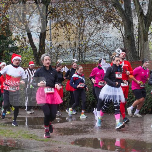 07.12.2025 - St. Pauli X-Mass-Run No. 15 Michael Burmester http://msf.ph/oto/9429245 07.12.2025 11:24:04 Laufen 3963, 3732, 353, 645, 3999, 356, 371, 4000, 324, 2716 meine-sportfotos.de