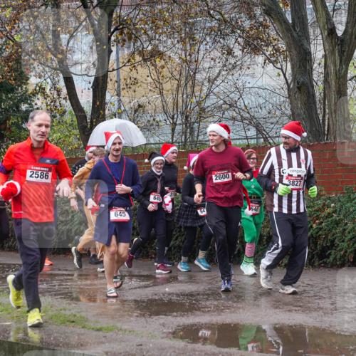 07.12.2025 - St. Pauli X-Mass-Run No. 15 Michael Burmester http://msf.ph/oto/9429254 07.12.2025 11:24:07 Laufen 245, 3552, 2586, 810, 649, 645, 2600, 64, 640, 3827, 3655 meine-sportfotos.de