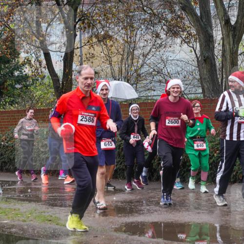07.12.2025 - St. Pauli X-Mass-Run No. 15 Michael Burmester http://msf.ph/oto/9429255 07.12.2025 11:24:08 Laufen 2971, 3552, 2586, 649, 645, 2600, 3827, 640 meine-sportfotos.de