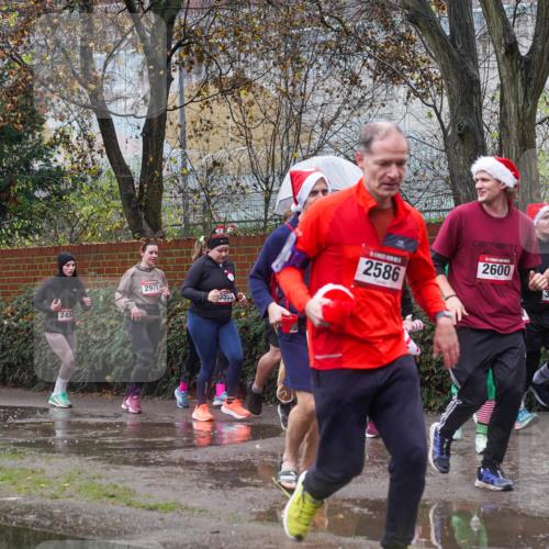 07.12.2025 - St. Pauli X-Mass-Run No. 15 Michael Burmester http://msf.ph/oto/9429257 07.12.2025 11:24:09 Laufen 3552, 45, 2971, 3553, 3420, 2452, 2586, 2600, 3810, 3827 meine-sportfotos.de