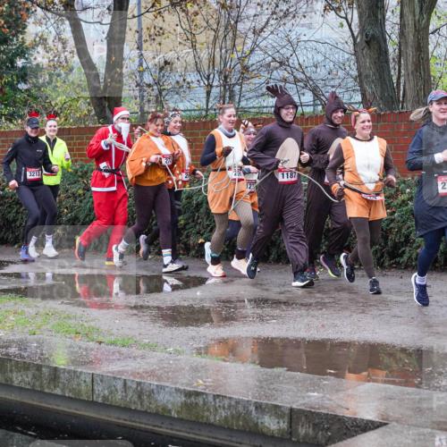07.12.2025 - St. Pauli X-Mass-Run No. 15 Michael Burmester http://msf.ph/oto/9429275 07.12.2025 09:44:22 Laufen 47, 1031, 27, 3213, 123, 1187, 2746 meine-sportfotos.de