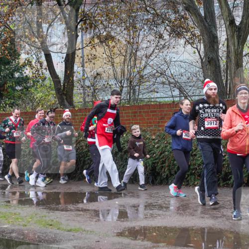 07.12.2025 - St. Pauli X-Mass-Run No. 15 Michael Burmester http://msf.ph/oto/9429292 07.12.2025 11:24:23 Laufen 244, 570, 153, 609, 2229, 362, 3912, 976 meine-sportfotos.de