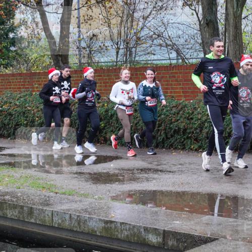 07.12.2025 - St. Pauli X-Mass-Run No. 15 Michael Burmester http://msf.ph/oto/9429299 07.12.2025 09:44:36 Laufen 3084, 324, 4559, 4556, 4552, 225 meine-sportfotos.de