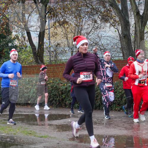 07.12.2025 - St. Pauli X-Mass-Run No. 15 Michael Burmester http://msf.ph/oto/9429310 07.12.2025 11:24:30 Laufen 2844, 733, 365, 3542, 23, 3388 meine-sportfotos.de