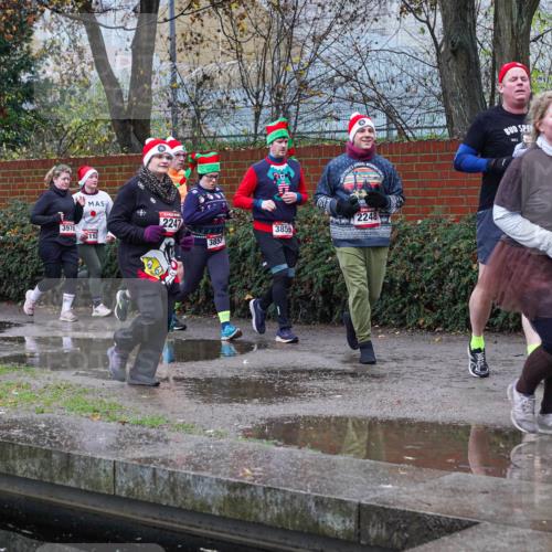07.12.2025 - St. Pauli X-Mass-Run No. 15 Michael Burmester http://msf.ph/oto/9429317 07.12.2025 09:44:45 Laufen 3300, 3971, 2248, 3970, 193, 2247, 3859, 3857, 1929 meine-sportfotos.de