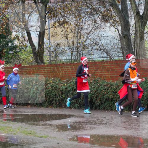 07.12.2025 - St. Pauli X-Mass-Run No. 15 Michael Burmester http://msf.ph/oto/9429324 07.12.2025 11:24:40 Laufen 121, 2208, 231, 3620, 131, 4 meine-sportfotos.de