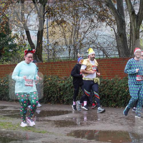 07.12.2025 - St. Pauli X-Mass-Run No. 15 Michael Burmester http://msf.ph/oto/9429338 07.12.2025 11:24:49 Laufen 1238, 92, 2935, 1239 meine-sportfotos.de
