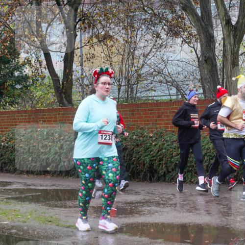 07.12.2025 - St. Pauli X-Mass-Run No. 15 Michael Burmester http://msf.ph/oto/9429339 07.12.2025 11:24:49 Laufen 1238, 98, 2935, 1239 meine-sportfotos.de