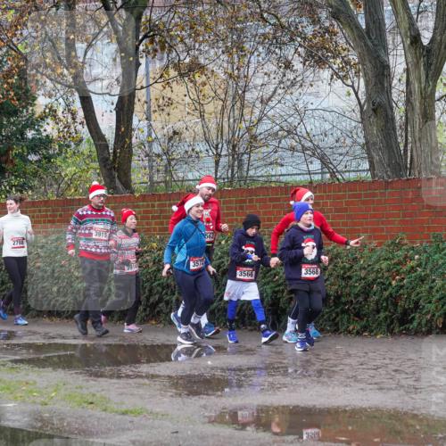 07.12.2025 - St. Pauli X-Mass-Run No. 15 Michael Burmester http://msf.ph/oto/9429345 07.12.2025 11:24:55 Laufen 3676, 3672, 3915, 2798, 301, 563, 3572, 3566, 3568, 3208 meine-sportfotos.de