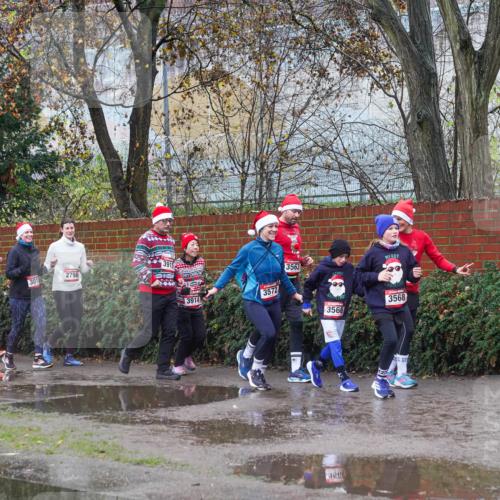 07.12.2025 - St. Pauli X-Mass-Run No. 15 Michael Burmester http://msf.ph/oto/9429347 07.12.2025 11:24:55 Laufen 3676, 3672, 2798, 301, 3563, 3914, 3572, 3568, 3566, 320 meine-sportfotos.de