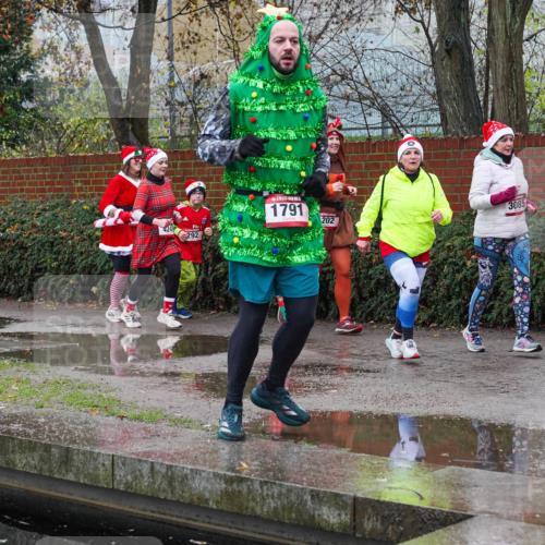 07.12.2025 - St. Pauli X-Mass-Run No. 15 Michael Burmester http://msf.ph/oto/9429365 07.12.2025 09:45:10 Laufen 1248, 424, 292, 1791, 202, 3085, 4194 meine-sportfotos.de