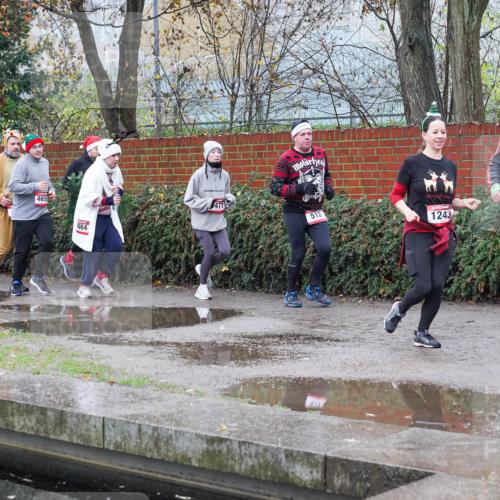 07.12.2025 - St. Pauli X-Mass-Run No. 15 Michael Burmester http://msf.ph/oto/9429375 07.12.2025 09:45:15 Laufen 3196, 4658, 664, 512, 1243 meine-sportfotos.de