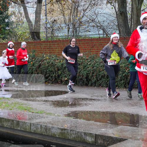 07.12.2025 - St. Pauli X-Mass-Run No. 15 Michael Burmester http://msf.ph/oto/9429418 07.12.2025 09:45:36 Laufen 3354, 15, 2711, 1072 meine-sportfotos.de