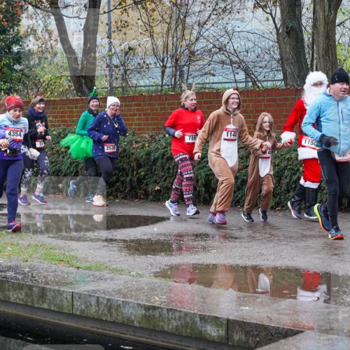 07.12.2025 - St. Pauli X-Mass-Run No. 15 Michael Burmester http://msf.ph/oto/9429439 07.12.2025 09:45:46 Laufen 4354, 2530, 789, 1148, 1150 meine-sportfotos.de