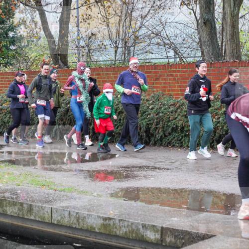 07.12.2025 - St. Pauli X-Mass-Run No. 15 Michael Burmester http://msf.ph/oto/9429544 07.12.2025 09:46:48 Laufen 2502759, 2505, 2546, 42, 423, 4232, 2618 meine-sportfotos.de