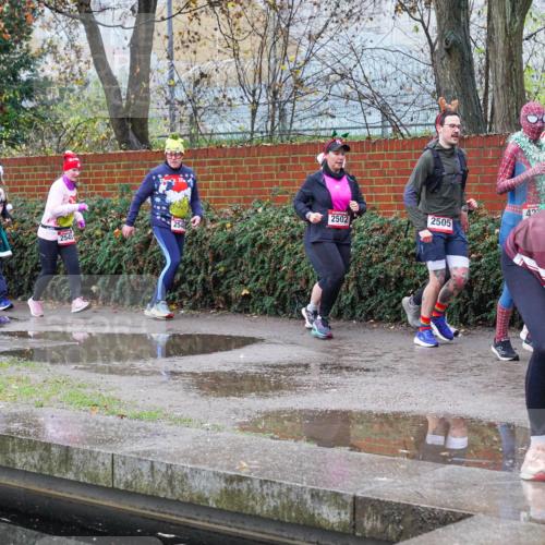 07.12.2025 - St. Pauli X-Mass-Run No. 15 Michael Burmester http://msf.ph/oto/9429551 07.12.2025 09:46:51 Laufen 3212, 254, 436, 2545, 2502, 2505 meine-sportfotos.de