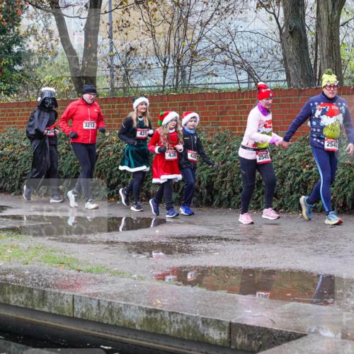 07.12.2025 - St. Pauli X-Mass-Run No. 15 Michael Burmester http://msf.ph/oto/9429556 07.12.2025 09:46:54 Laufen 1257, 3212, 431, 436, 438, 2545, 2546 meine-sportfotos.de