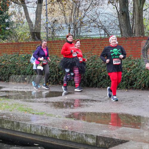 07.12.2025 - St. Pauli X-Mass-Run No. 15 Michael Burmester http://msf.ph/oto/9429587 07.12.2025 09:47:23 Laufen 71, 040, 2743, 28, 2694, 1126 meine-sportfotos.de