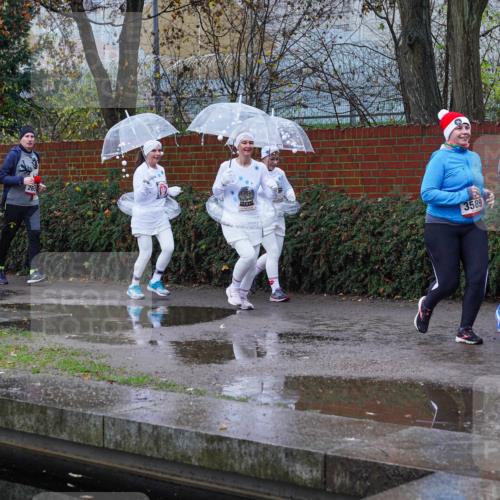 07.12.2025 - St. Pauli X-Mass-Run No. 15 Michael Burmester http://msf.ph/oto/9429629 07.12.2025 09:47:59 Laufen 2658, 265, 3589, 3588 meine-sportfotos.de