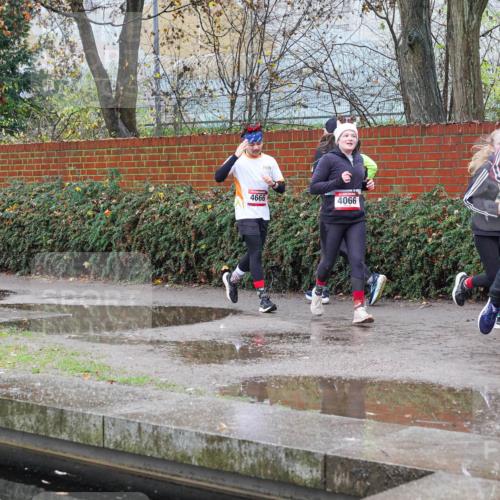 07.12.2025 - St. Pauli X-Mass-Run No. 15 Michael Burmester http://msf.ph/oto/9429661 07.12.2025 09:48:22 Laufen 4666, 4066, 4068 meine-sportfotos.de