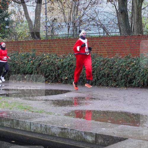 07.12.2025 - St. Pauli X-Mass-Run No. 15 Michael Burmester http://msf.ph/oto/9429943 07.12.2025 10:01:08 Laufen 4473, 454 meine-sportfotos.de