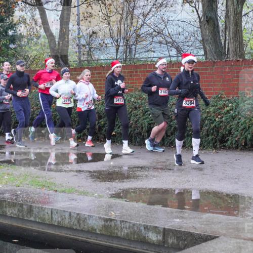 07.12.2025 - St. Pauli X-Mass-Run No. 15 Michael Burmester http://msf.ph/oto/9429967 07.12.2025 10:01:23 Laufen 589, 1997, 2185, 3976, 3975, 3473, 2187, 3384 meine-sportfotos.de