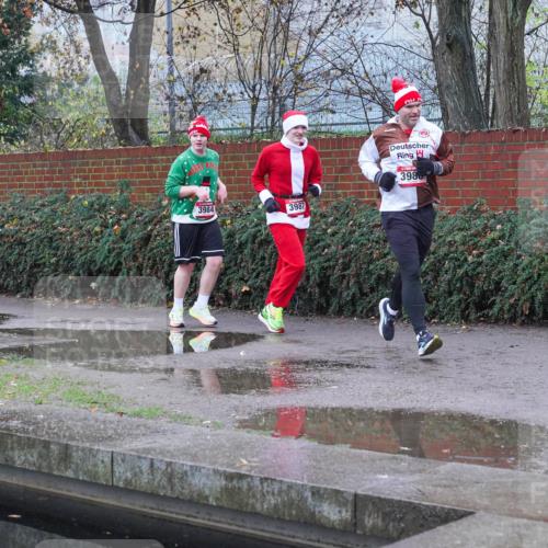 07.12.2025 - St. Pauli X-Mass-Run No. 15 Michael Burmester http://msf.ph/oto/9429985 07.12.2025 10:01:40 Laufen 3984, 3574, 3987, 398 meine-sportfotos.de