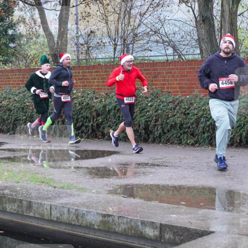 07.12.2025 - St. Pauli X-Mass-Run No. 15 Michael Burmester http://msf.ph/oto/9429999 07.12.2025 10:01:47 Laufen 2799, 4503, 4523, 4458 meine-sportfotos.de
