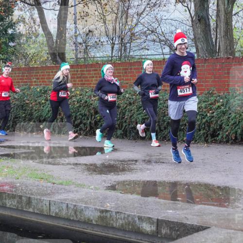07.12.2025 - St. Pauli X-Mass-Run No. 15 Michael Burmester http://msf.ph/oto/9430045 07.12.2025 10:02:16 Laufen 478, 461, 1488, 15, 4517, 1466, 4 meine-sportfotos.de