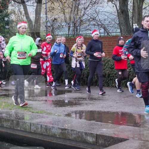 07.12.2025 - St. Pauli X-Mass-Run No. 15 Michael Burmester http://msf.ph/oto/9430124 07.12.2025 10:03:57 Laufen 897, 3052, 4293, 4287, 508, 4285, 296, 428, 44 meine-sportfotos.de