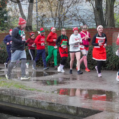 07.12.2025 - St. Pauli X-Mass-Run No. 15 Michael Burmester http://msf.ph/oto/9430135 07.12.2025 10:04:12 Laufen 398, 3412, 4513, 211, 3986, 50, 3080, 45 meine-sportfotos.de