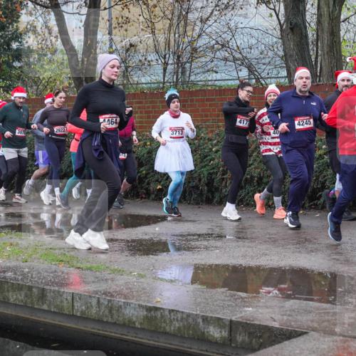07.12.2025 - St. Pauli X-Mass-Run No. 15 Michael Burmester http://msf.ph/oto/9430137 07.12.2025 10:04:15 Laufen 3078, 4538, 2922, 4464, 73, 3713, 417, 4245, 40, 413, 3412 meine-sportfotos.de