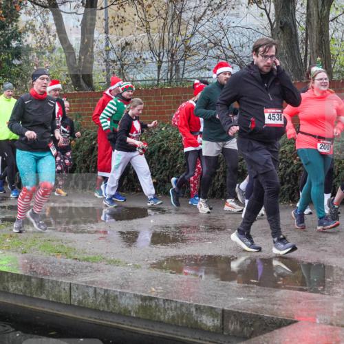 07.12.2025 - St. Pauli X-Mass-Run No. 15 Michael Burmester http://msf.ph/oto/9430140 07.12.2025 10:04:18 Laufen 4450, 887, 4538, 2001, 13 meine-sportfotos.de