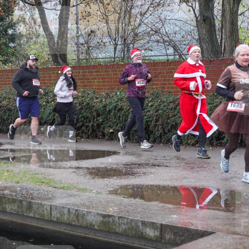 07.12.2025 - St. Pauli X-Mass-Run No. 15 Michael Burmester http://msf.ph/oto/9430157 07.12.2025 10:04:42 Laufen 4136, 4135, 4531, 4532, 1639 meine-sportfotos.de
