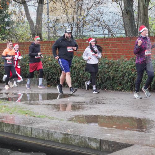 07.12.2025 - St. Pauli X-Mass-Run No. 15 Michael Burmester http://msf.ph/oto/9430158 07.12.2025 10:04:44 Laufen 4136, 4135, 4531, 4532, 16 meine-sportfotos.de