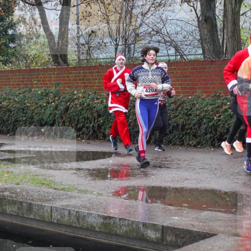 07.12.2025 - St. Pauli X-Mass-Run No. 15 Michael Burmester http://msf.ph/oto/9430162 07.12.2025 10:04:47 Laufen 4039, 3714, 4203, 4136 meine-sportfotos.de