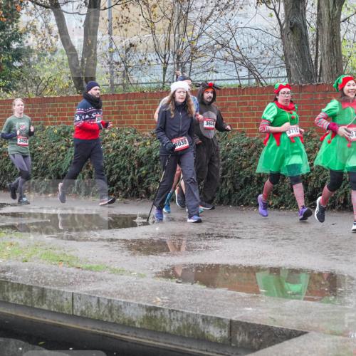 07.12.2025 - St. Pauli X-Mass-Run No. 15 Michael Burmester http://msf.ph/oto/9430164 07.12.2025 10:04:51 Laufen 3458, 4039, 3644, 3715, 3714 meine-sportfotos.de