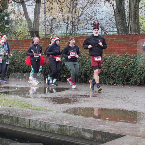 07.12.2025 - St. Pauli X-Mass-Run No. 15 Michael Burmester http://msf.ph/oto/9430167 07.12.2025 10:04:55 Laufen 2532, 4492, 3454, 217, 2172, 3458 meine-sportfotos.de