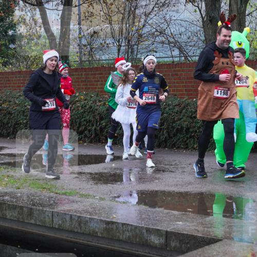 07.12.2025 - St. Pauli X-Mass-Run No. 15 Michael Burmester http://msf.ph/oto/9430194 07.12.2025 10:05:41 Laufen 4336, 3517, 15, 4518, 24, 3716, 2649, 1198, 1204, 2648 meine-sportfotos.de