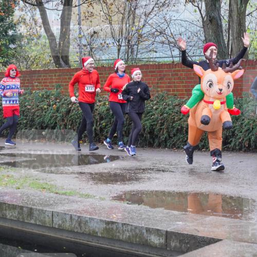 07.12.2025 - St. Pauli X-Mass-Run No. 15 Michael Burmester http://msf.ph/oto/9430201 07.12.2025 10:05:56 Laufen 0000000000, 3727, 426 meine-sportfotos.de